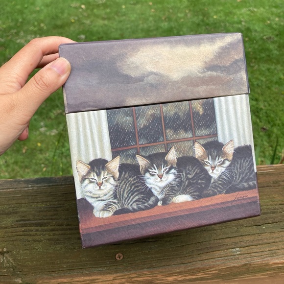 Vintage Cats on a Rainy Day Keepsake Storage Box Decor Gift Bob’s Boxes 6”x6”x6” - Picture 2 of 13